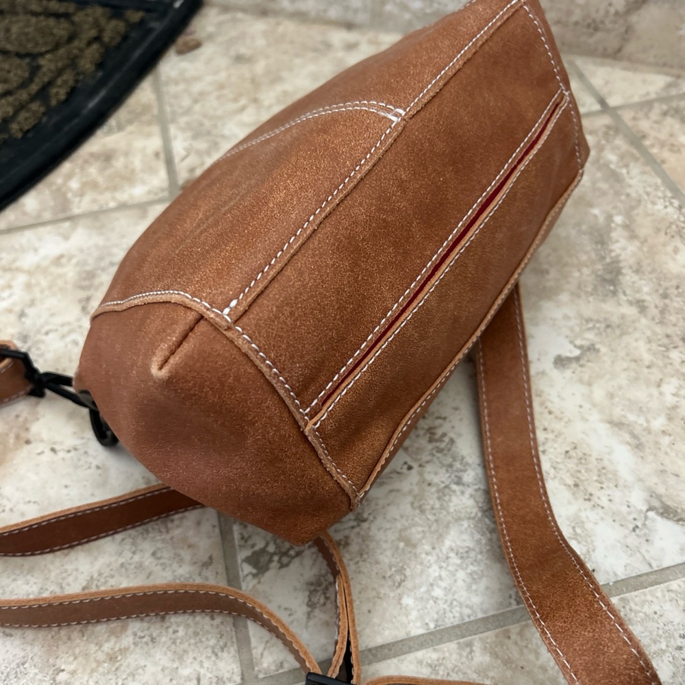 Hammitt Medium Bryant Tan Saddle Leather with Bronze Hardware - Picture 9 of 16